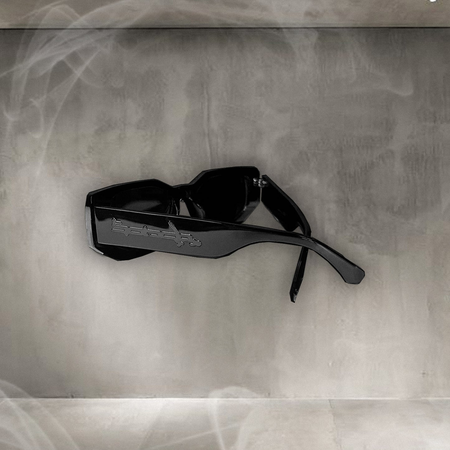 SR01 Logo Polarised Sunglasses
